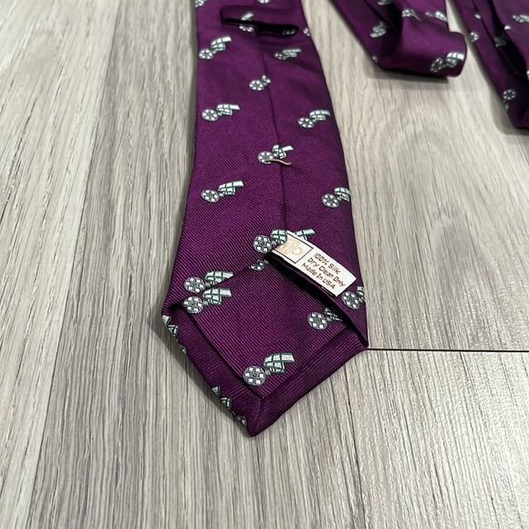 Made In The USA Purple Movie Film Patterned Men's Tie Silk Career Office Wear - Picture 6 of 7